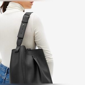 Everlane Black Studio Bag. Regular size.